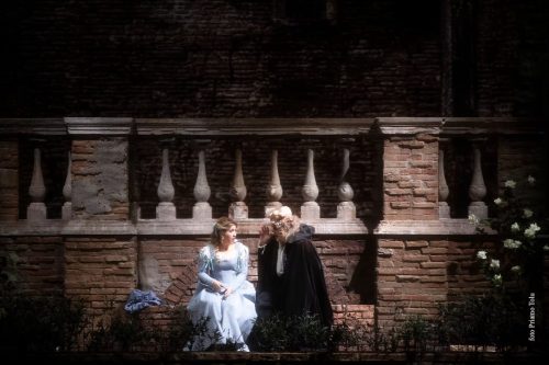 Rigoletto – Cagliari, 2018Ruolo – RigolettoRegia – Pier Framcesco MaestriniPh – Priamo Tolu